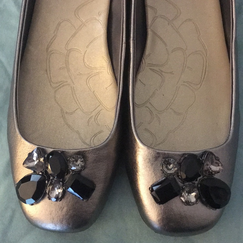 Giani Bernini Flats
